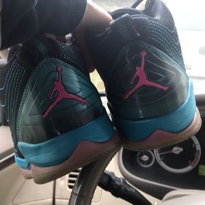 7Y or women’s 8.5 Jordan’s lightly used